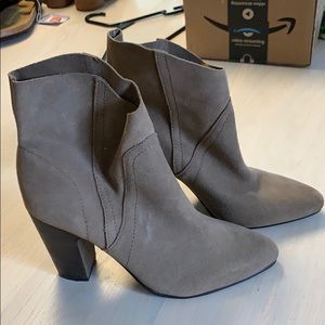 NWOT Vince Camuto booties